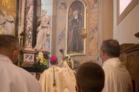 Mons. Bože Radoš blagoslovio dva nova slikoreljefa u Župi sv. Martina Biskupa u Varaždinskim Toplicama